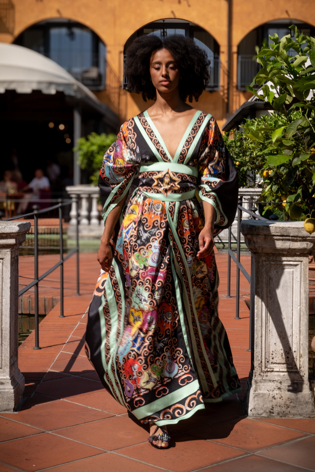 Kimono aus recyceltem Seidentwill mit Mint-Print